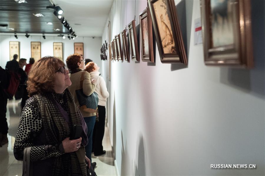 В Москве открылась Российская передвижная выставка китайской росписи по дереву