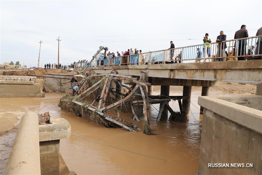 Девять человек погибли в результате вызванных ливнями наводнений в Ираке 