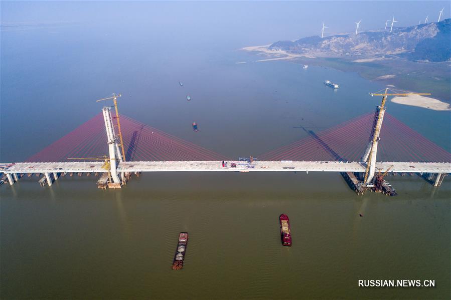 Произведена смычка Второго моста через Поянху