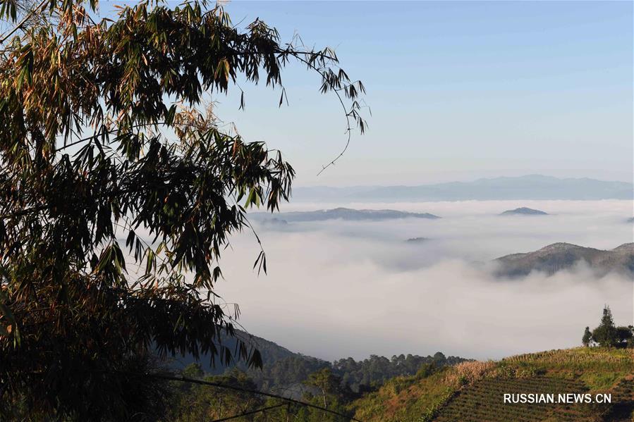 Подобный картине пейзаж в горах на юго-западе Китая
