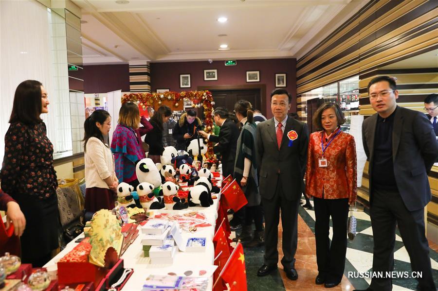 Посольство Китая в Казахстане устроило благотворительную распродажу