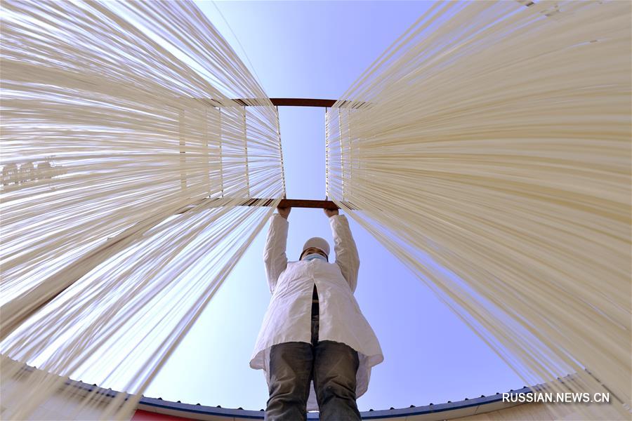 Сделанная вручную лапша гуамянь из провинции Хэбэй