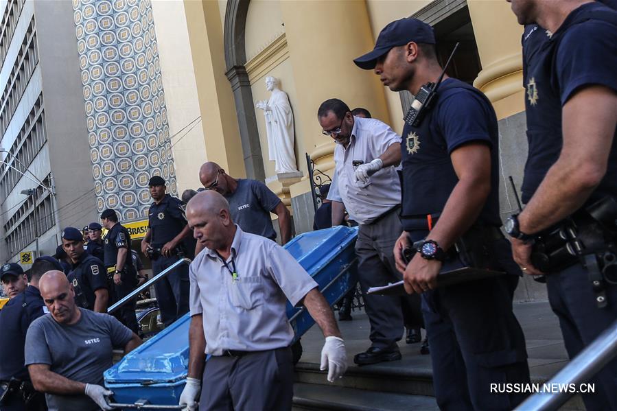 Четыре человека убиты и четверо получили ранения в результате стрельбы в кафедральном соборе в Бразилии 