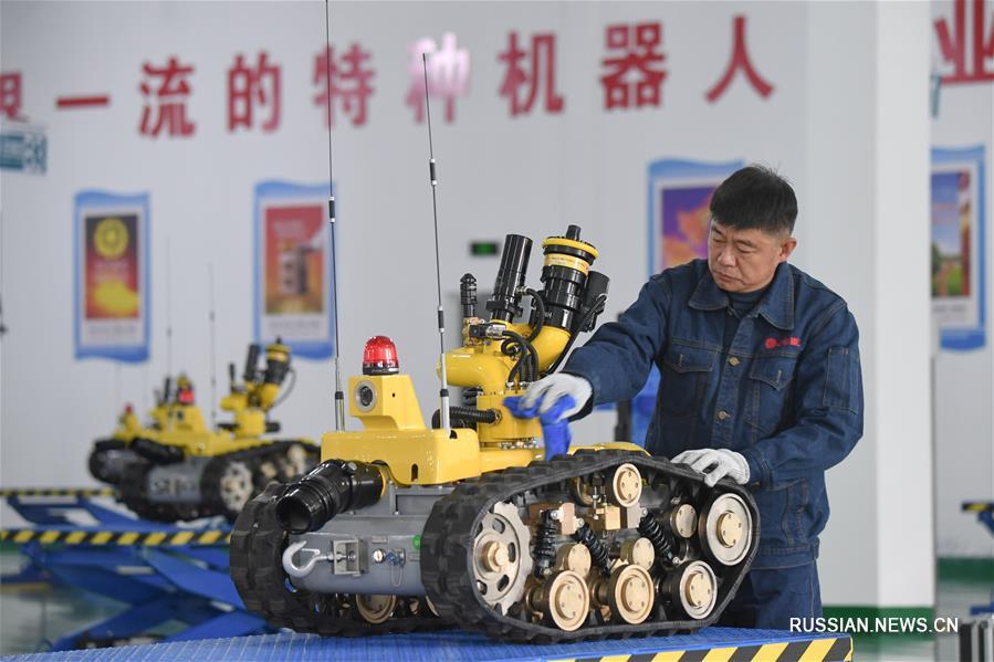 В провинции Фуцзянь была принята на пожарную службу самая большая партия роботов