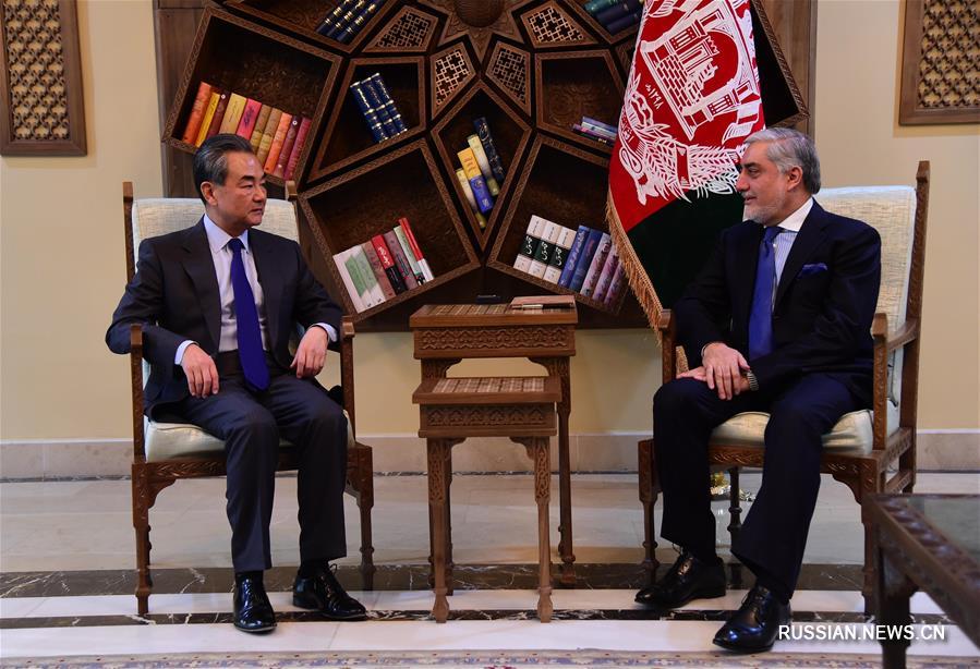 Премьер-министр Афганистана встретился с министром иностранных дел КНР