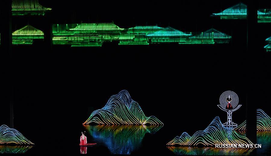 Чжан Имоу представил в Чунцине арт-проект "Возвращение к Санься"