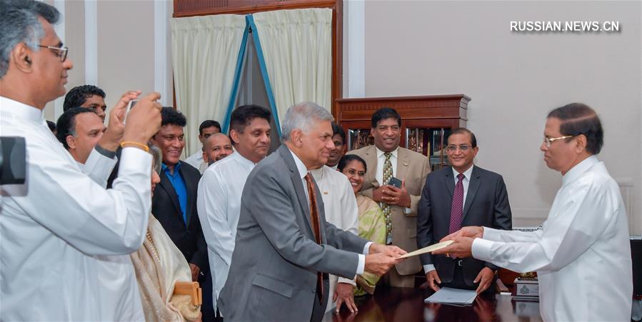 Экс-премьер Шри-Ланки Ранил Викрамасингхе вновь занял пост главы правительства