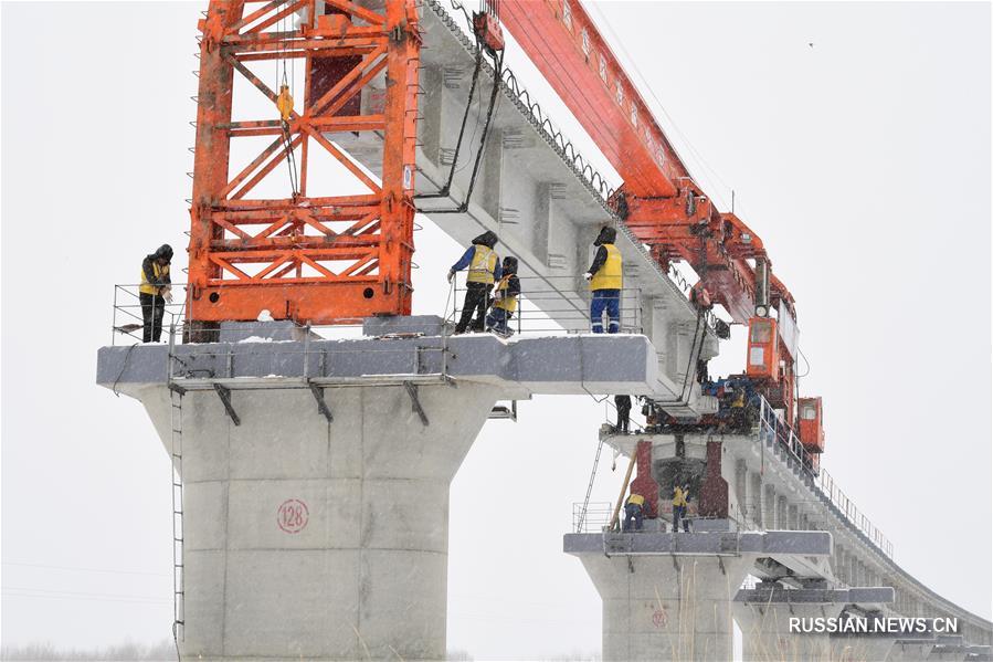 Продолжается строительство Лхаса-Ньингчи --  участка железной дороги Сычуань-Тибетский АР
