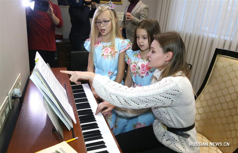 В Минске открылось новое здание продюсерского центра "СПАМАШ"