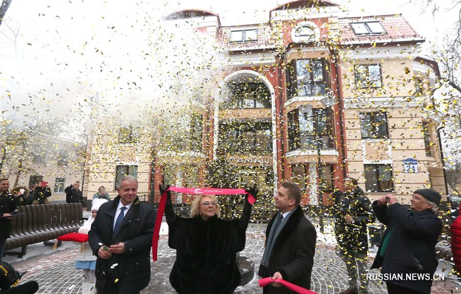 В Минске открылось новое здание продюсерского центра "СПАМАШ"