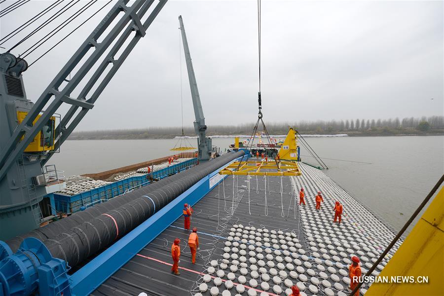 На участке Ухань -- Аньцин реки Янцзы началось углубление фарватера