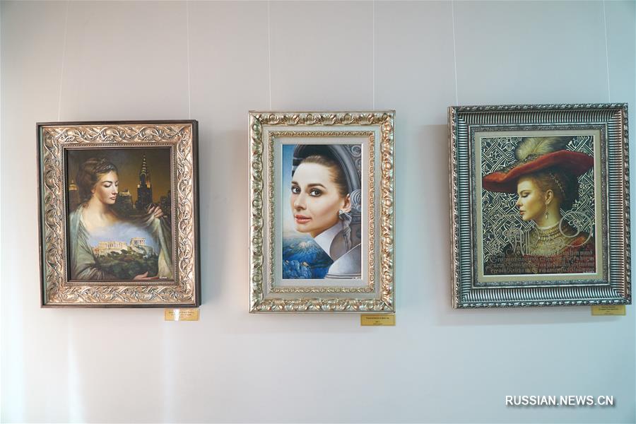 Во Владивостоке проходит персональная выставка Никаса Сафронова