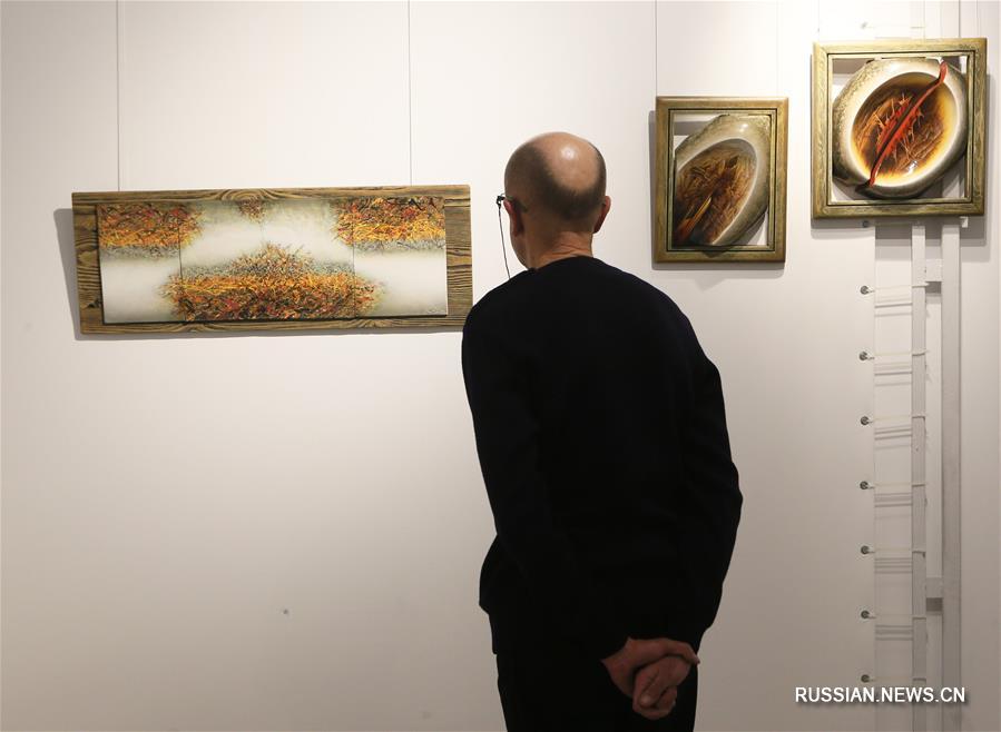 В Киеве открылась выставка художественного фарфора