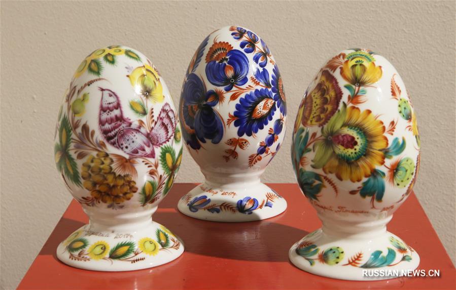 В Киеве открылась выставка художественного фарфора