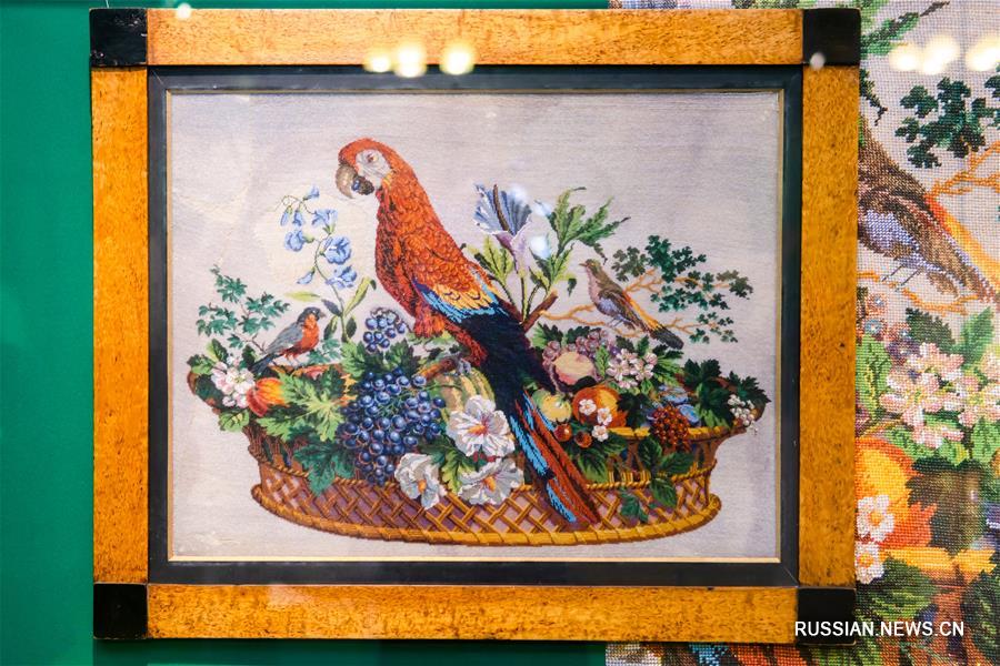 Выставка старинных работ из бисера продолжается во Владивостоке