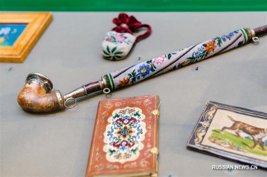 Выставка старинных работ из бисера продолжается во Владивостоке