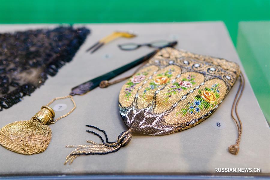 Выставка старинных работ из бисера продолжается во Владивостоке