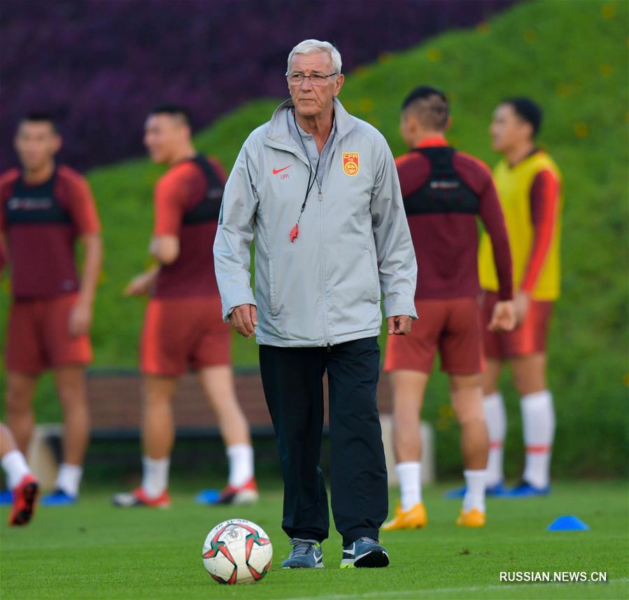 Китайская национальная мужская сборная ведет в Дохе подготовку к Чемпионату Азии по футболу 