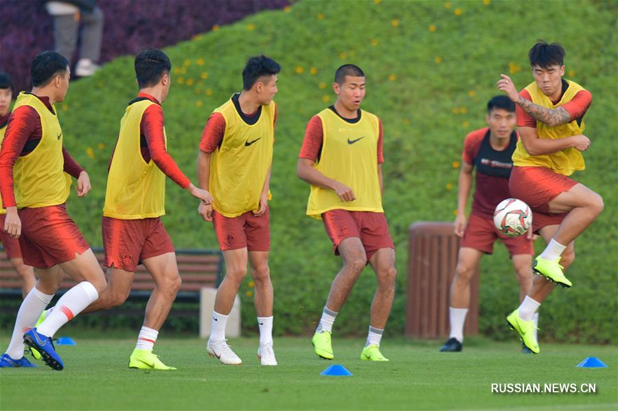 Китайская национальная мужская сборная ведет в Дохе подготовку к Чемпионату Азии по футболу 