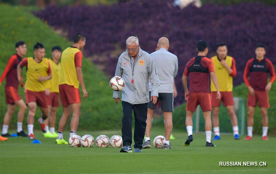 Китайская национальная мужская сборная ведет в Дохе подготовку к Чемпионату Азии по футболу 