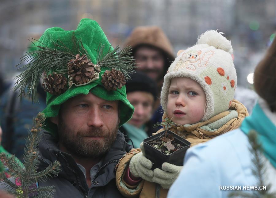 Украинские Деды Морозы провели экологическую акцию