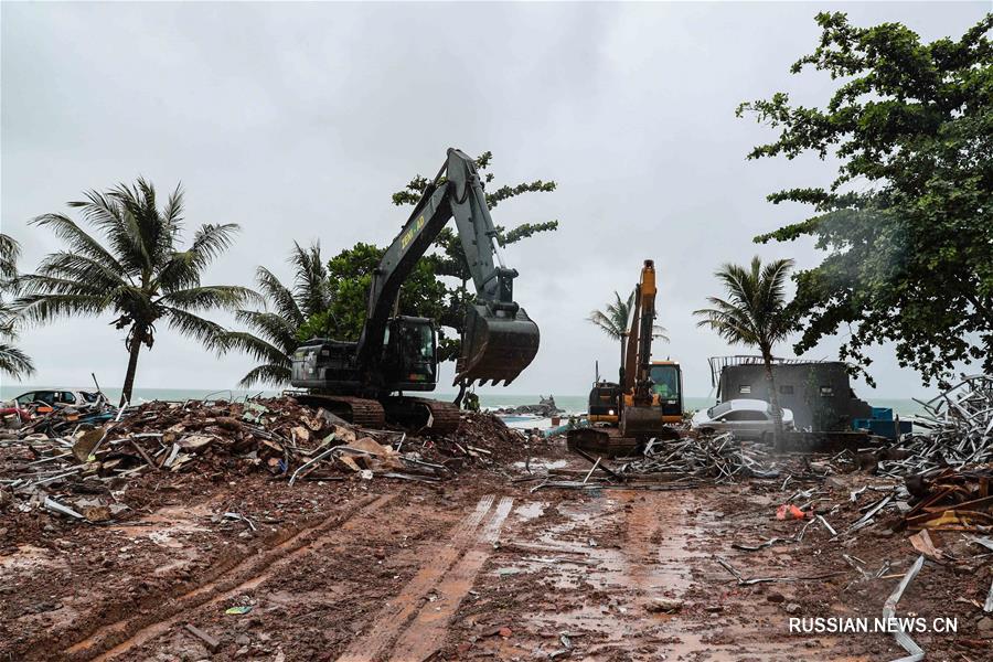 В индонезийской провинции Бантен идет работа по ликвидации последствий цунами 