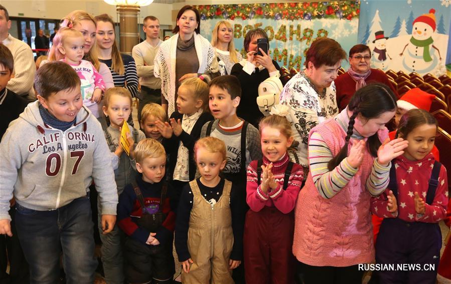 В Минске прошел благотворительный спектакль Молодежного театра эстрады