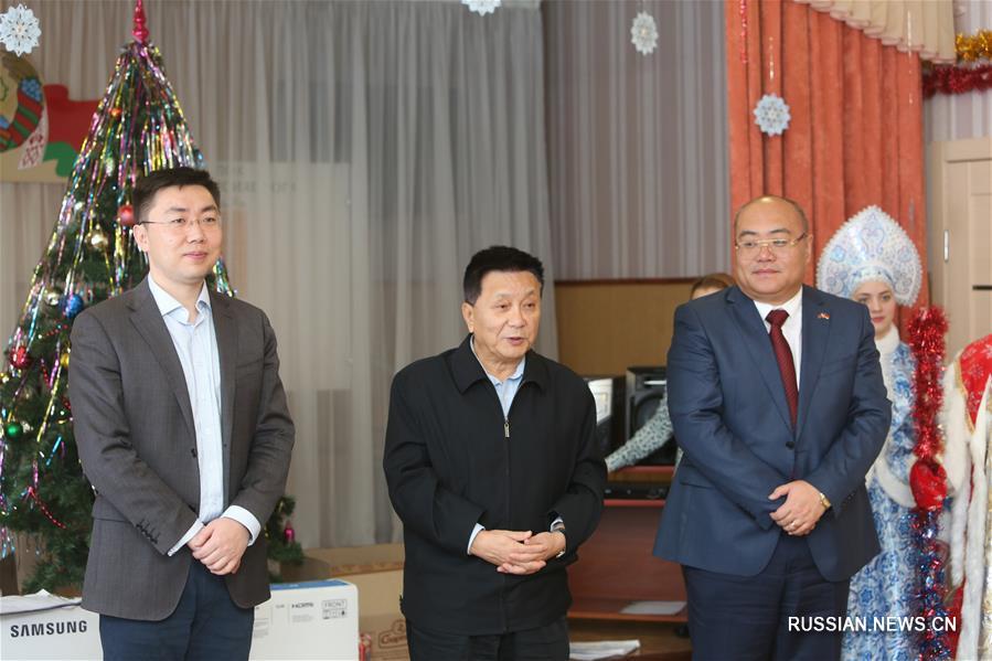 Китайская компания "Чайна Мерчантс Групп" приняла участие в новогодней благотворительной акции в Беларуси