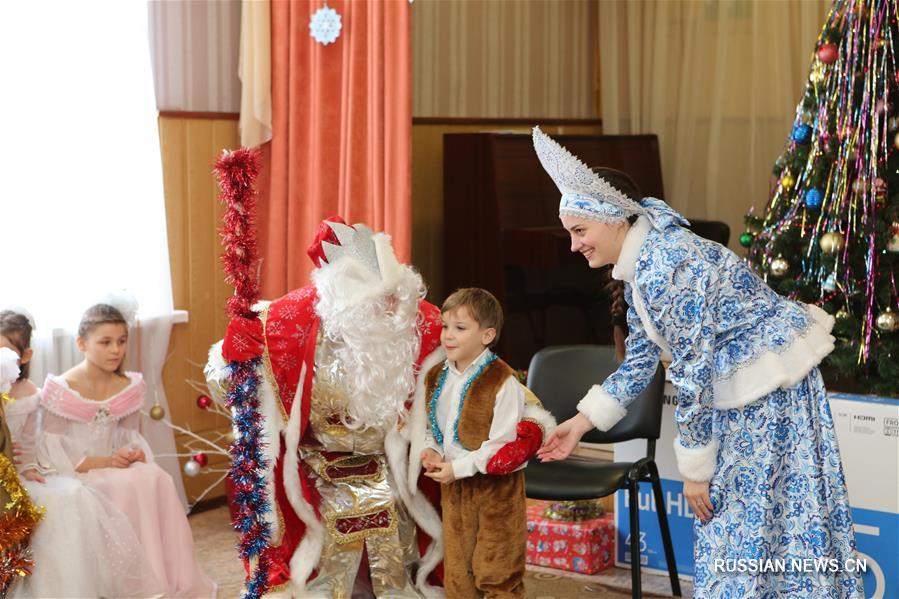 Китайская компания "Чайна Мерчантс Групп" приняла участие в новогодней благотворительной акции в Беларуси