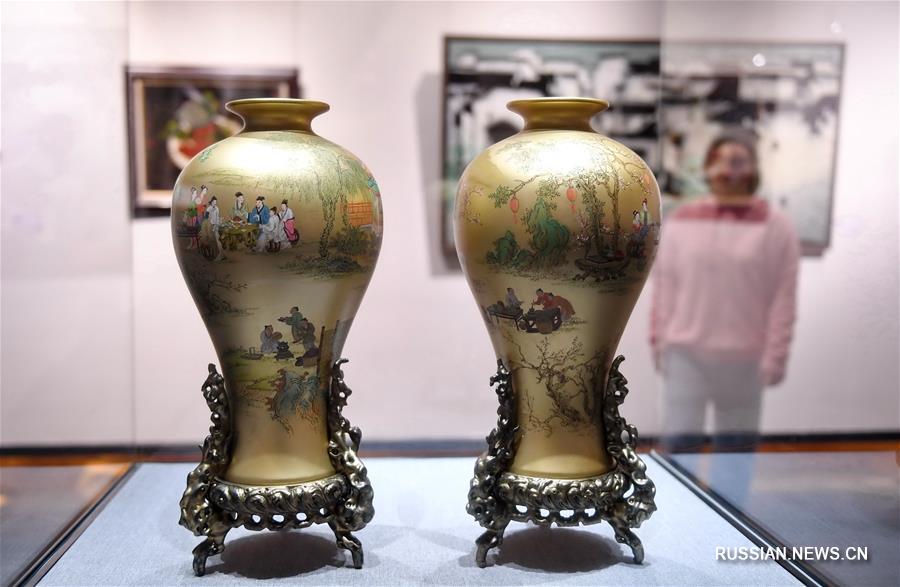 Международная биеннале искусства лаковой живописи открылась в Фучжоу