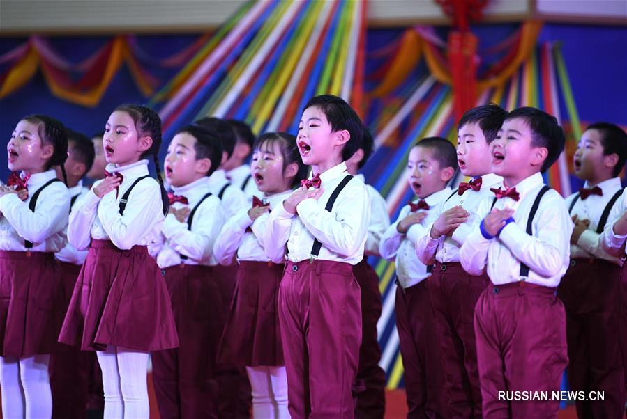 Новогодний концерт в школе в провинции Аньхой