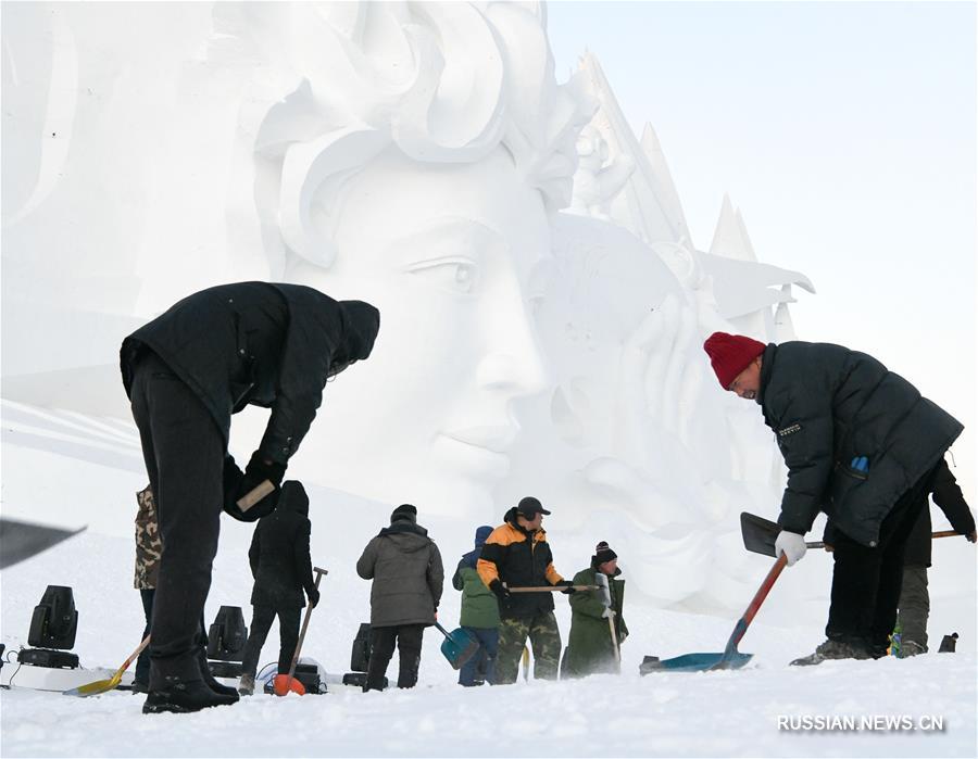 В Харбине открыли главную скульптуру шоу льда и снега