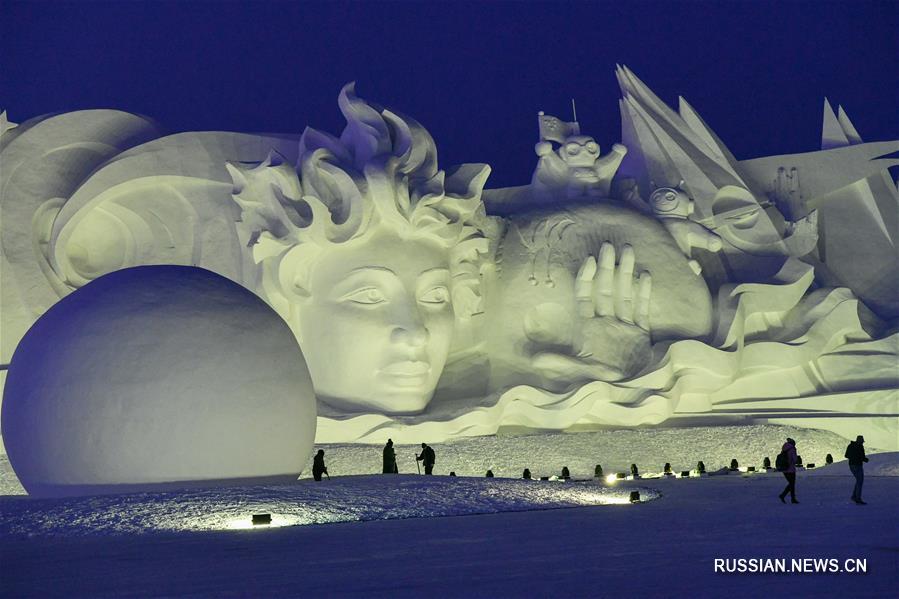 В Харбине открыли главную скульптуру шоу льда и снега