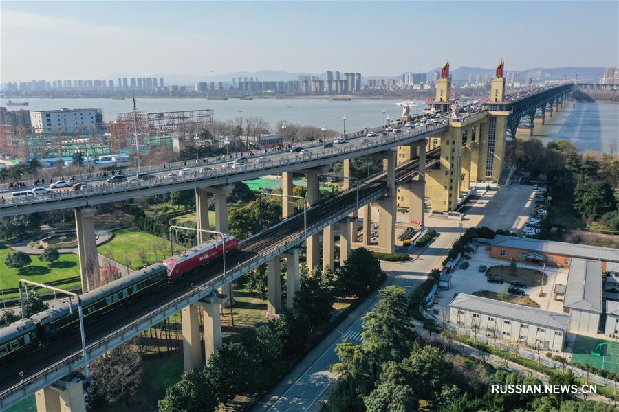 （新华视界）（1）南京长江大桥公路桥恢复通车