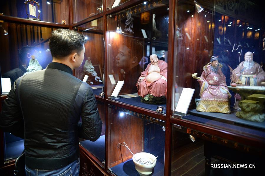 Мастер по созданию глиняных фигурок из Северного Китая