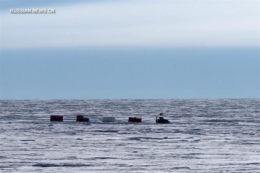 Участники китайской антарктической экспедиции достигли плато Dome A