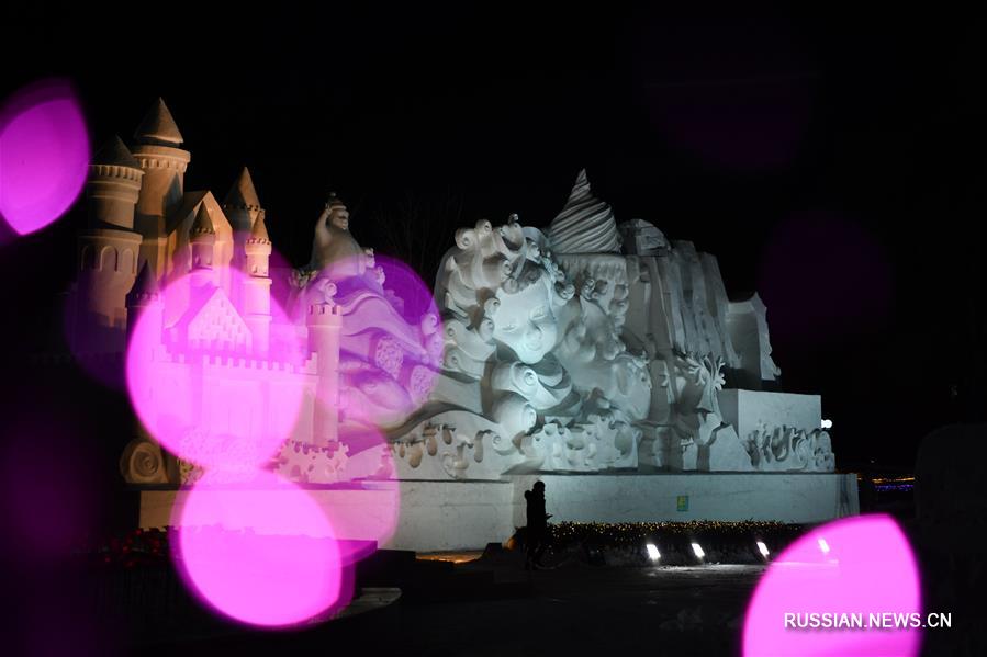 Ночное волшебство в Мире льда и снега в Харбине