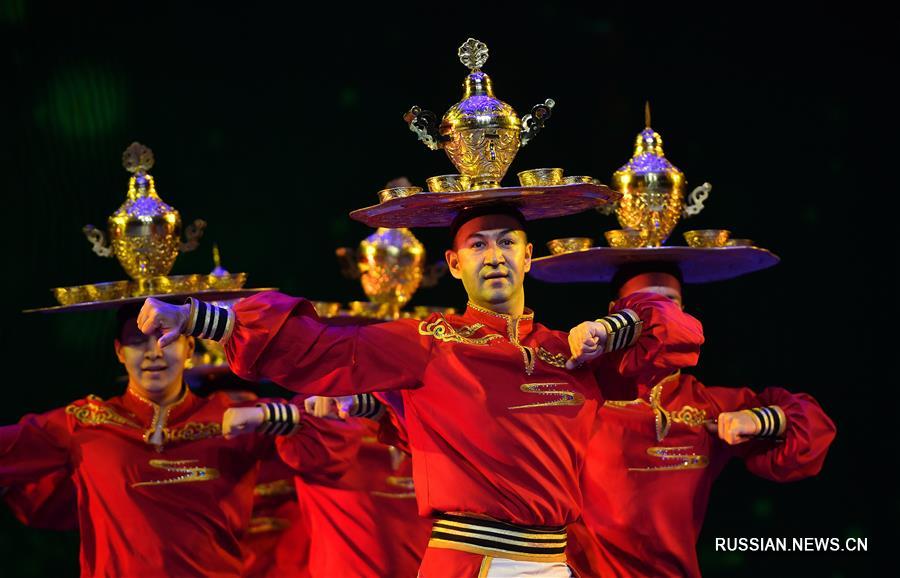 В Хайкоу прошла 11-я церемония вручения китайской танцевальной премии "Лотос"