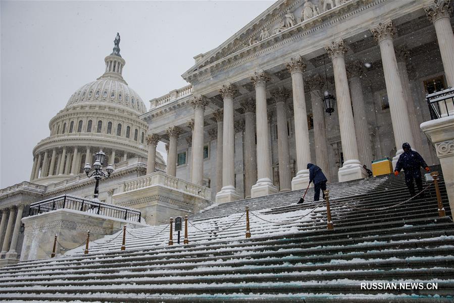 На Вашингтон обрушилась снежная буря