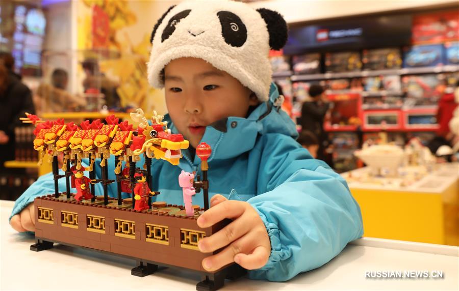 В Шанхае представили серию тематических игрушечных конструкторов, посвященную празднику Весны