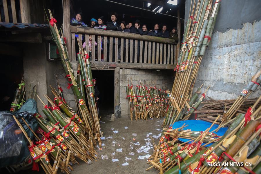 Звуки флейты-лушэн провозгласили приход праздника Весны в Гуанси