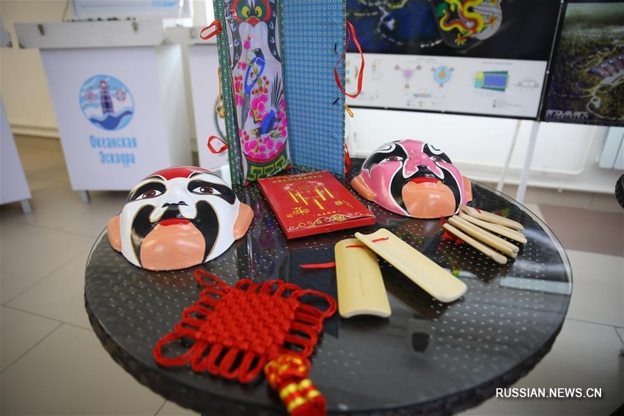 Подарки от китайского правительства Всероссийскому детскому центру "Океан"