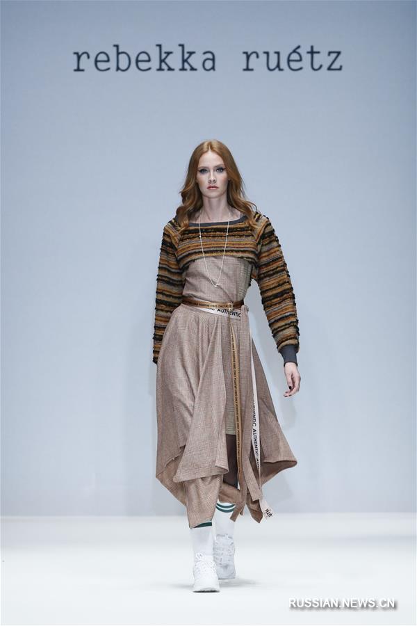 Показ коллекции Rebekka Ruetz на Берлинской неделе моды сезона осень-зима 2019