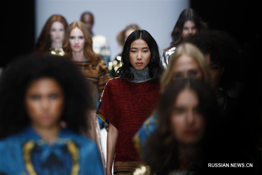 Показ коллекции Rebekka Ruetz на Берлинской неделе моды сезона осень-зима 2019