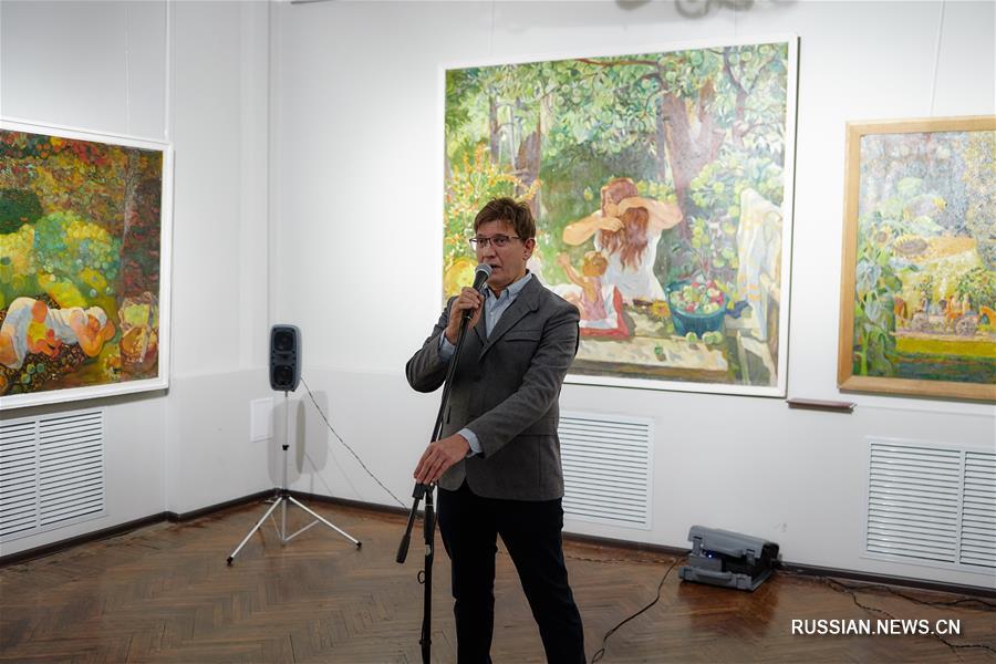 Выставка "Картина и автор" проходит во Владивостоке