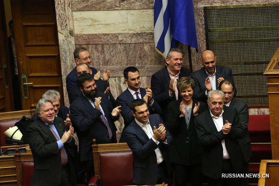 Правительство Греции получило вотум доверия в парламенте 