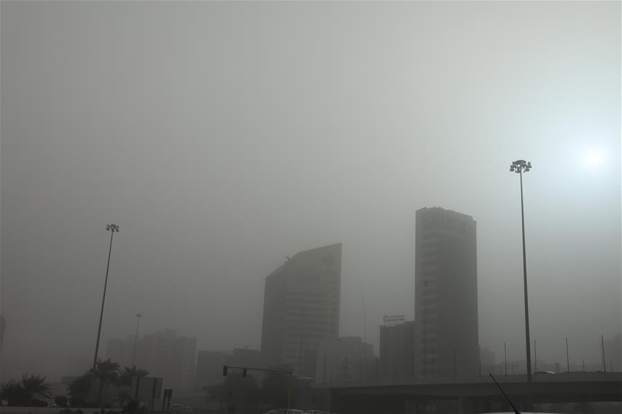 Песчаная буря накрыла Кувейт