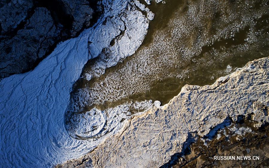 Увеличилась плотность ледохода в районе водопада Хукоу