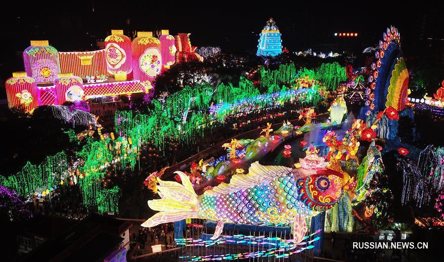 Фестиваль фонарей в Цзыгуне