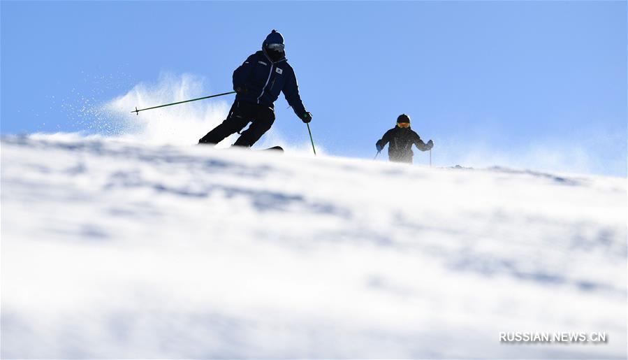 Зимний сезон на горнолыжном курорте Кектокай в Синьцзяне